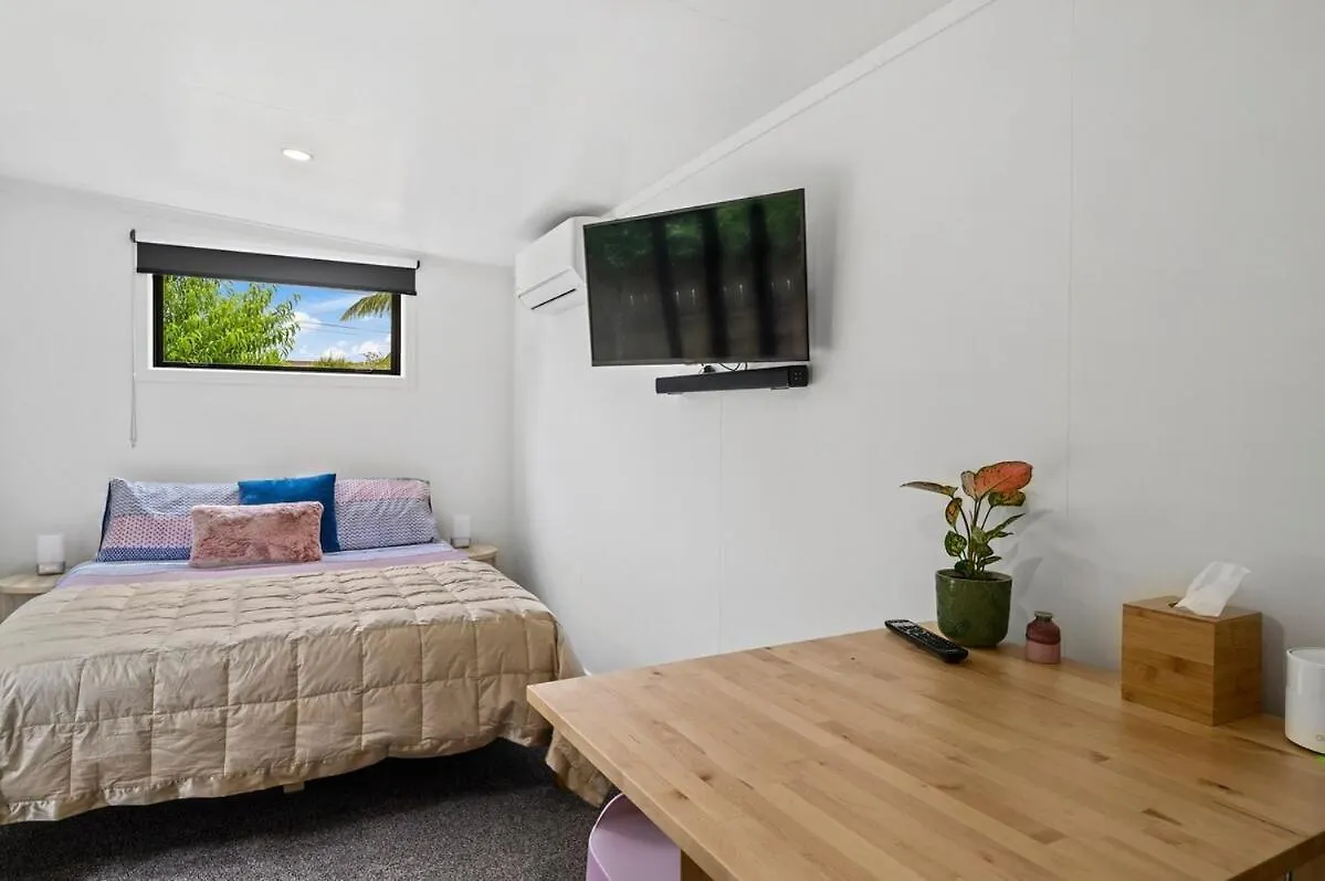 רוטורואה Cozy Cabin Near Adventure Spots!